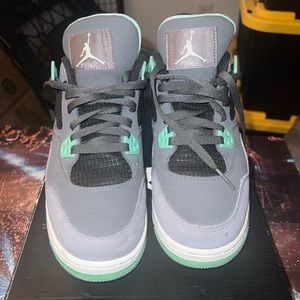 “GREEN GLOW” Jordan 4s